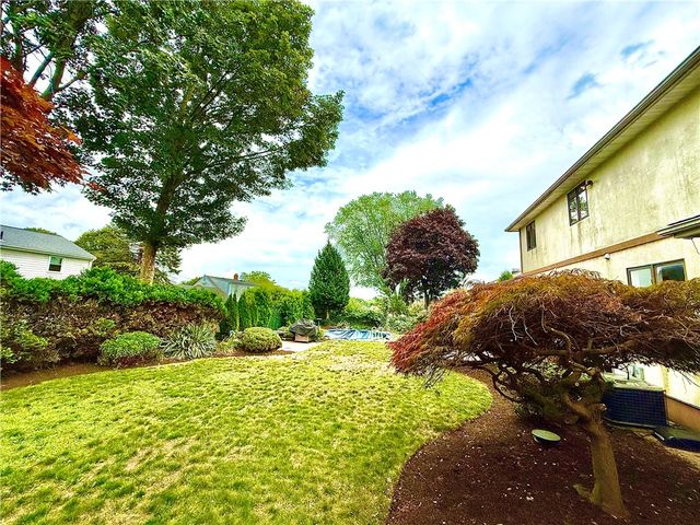 74 Plymouth Road, East Providence, RI 02914