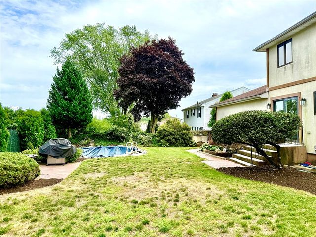 74 Plymouth Road, East Providence, RI 02914