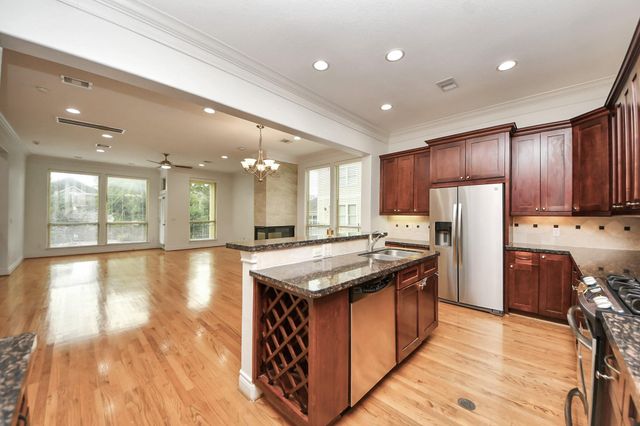 5526 Crooms Street, Houston, TX 77007