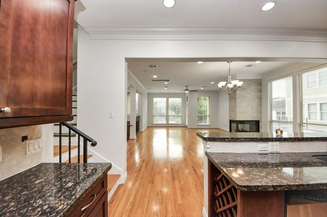 5526 Crooms Street, Houston, TX 77007