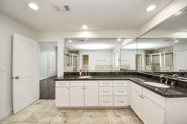 5526 Crooms Street, Houston, TX 77007