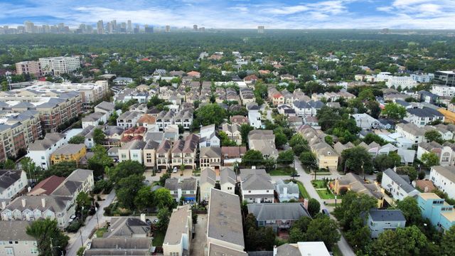 5526 Crooms Street, Houston, TX 77007