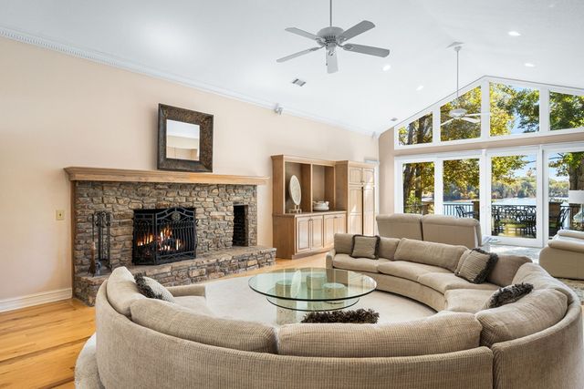 1370 Heathers Cove Circle, Hiawassee, GA 30546