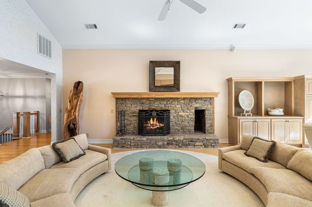 1370 Heathers Cove Circle, Hiawassee, GA 30546