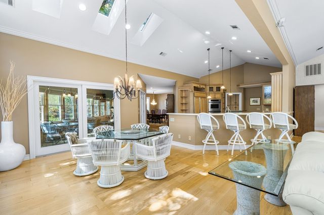 1370 Heathers Cove Circle, Hiawassee, GA 30546