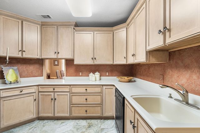 1370 Heathers Cove Circle, Hiawassee, GA 30546