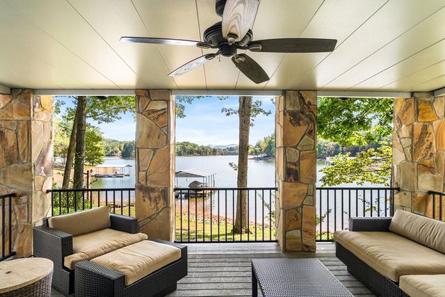 1370 Heathers Cove Circle, Hiawassee, GA 30546