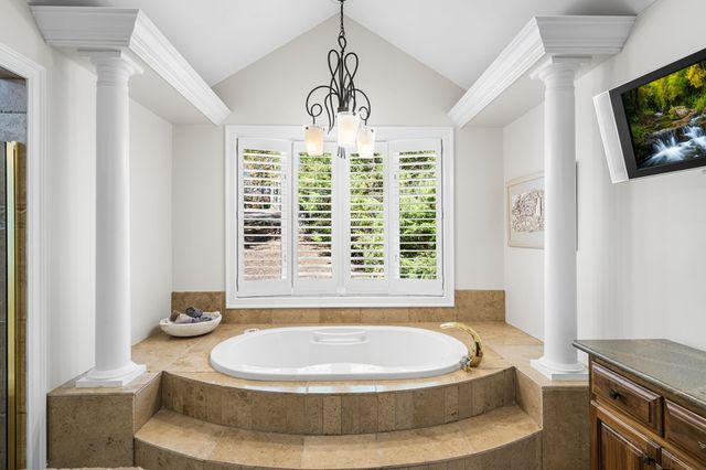 1370 Heathers Cove Circle, Hiawassee, GA 30546
