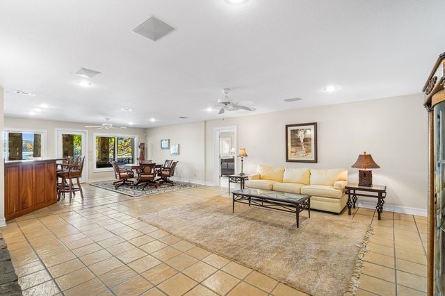 1370 Heathers Cove Circle, Hiawassee, GA 30546
