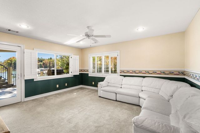 1370 Heathers Cove Circle, Hiawassee, GA 30546