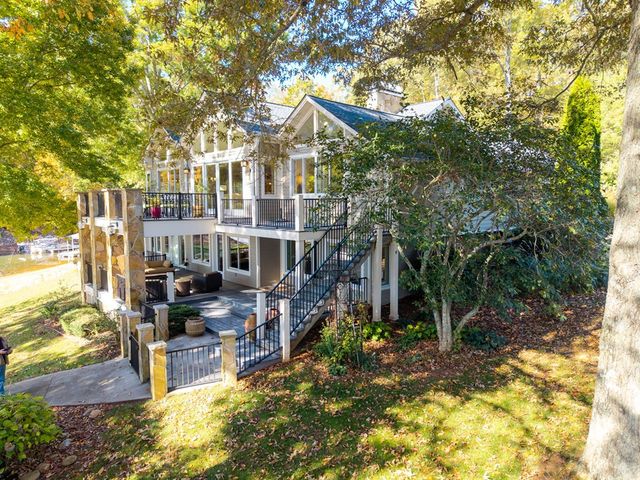 1370 Heathers Cove Circle, Hiawassee, GA 30546