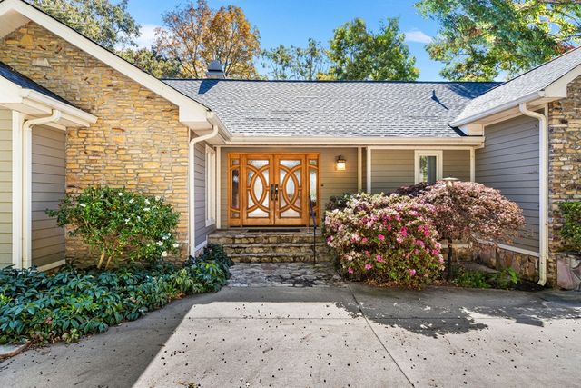 1370 Heathers Cove Circle, Hiawassee, GA 30546