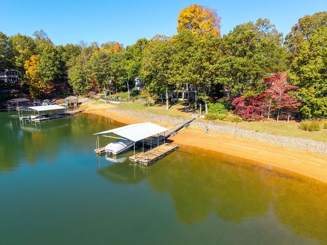 1370 Heathers Cove Circle, Hiawassee, GA 30546