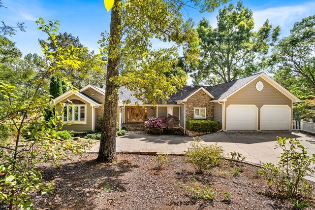 1370 Heathers Cove Circle, Hiawassee, GA 30546