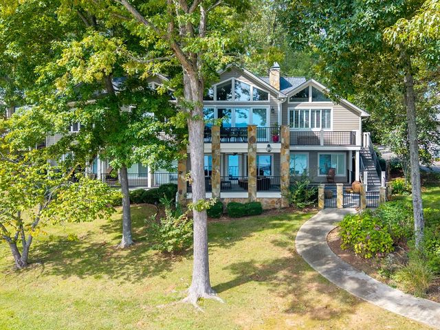 1370 Heathers Cove Circle, Hiawassee, GA 30546