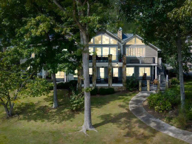 1370 Heathers Cove Circle, Hiawassee, GA 30546