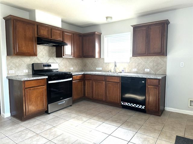 9019 N Ferndale Place Drive, Houston, TX 77064
