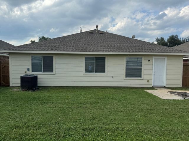 9019 N Ferndale Place Drive, Houston, TX 77064