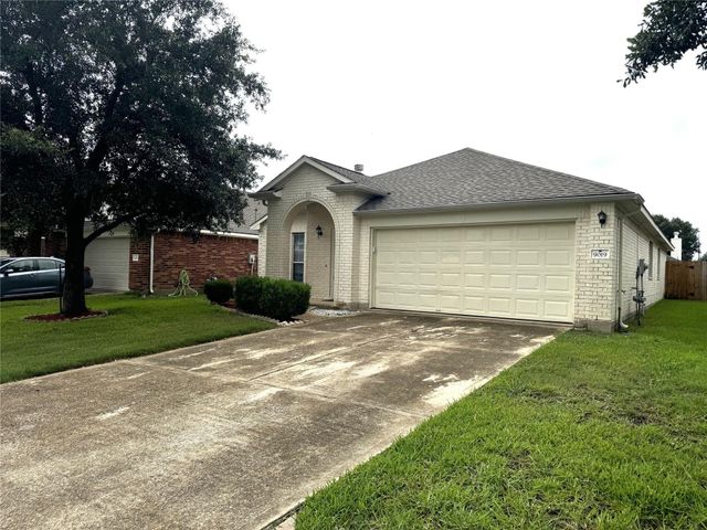 9019 N Ferndale Place Drive, Houston, TX 77064