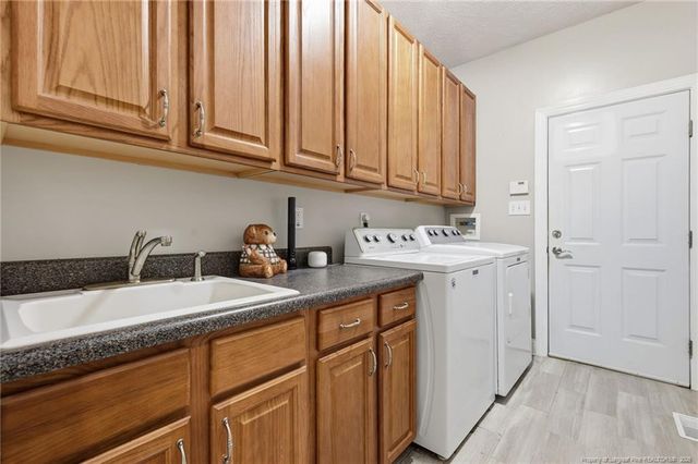 7029 Pope Cashwell Court, Hope Mills, NC 28348