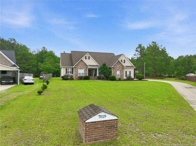 7029 Pope Cashwell Court, Hope Mills, NC 28348