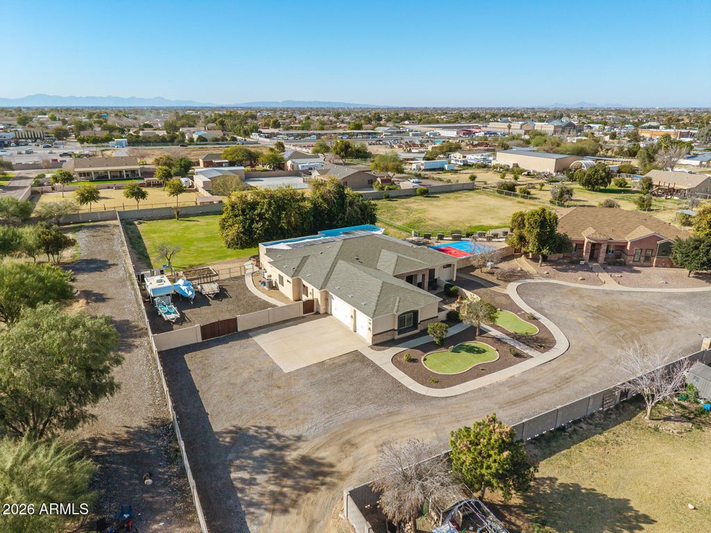 Image 9 of property listing at 25624 S 185TH Place, Queen Creek, AZ 85142