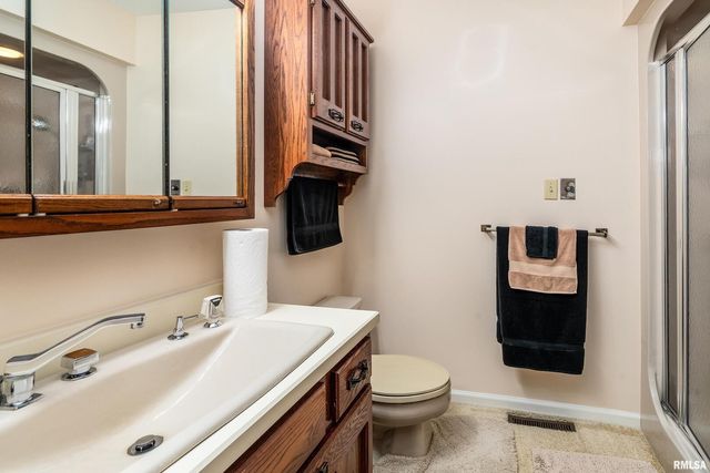 15866 Moellers Road, Marion, IL 62959