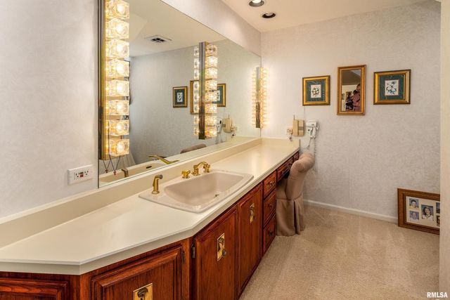 15866 Moellers Road, Marion, IL 62959