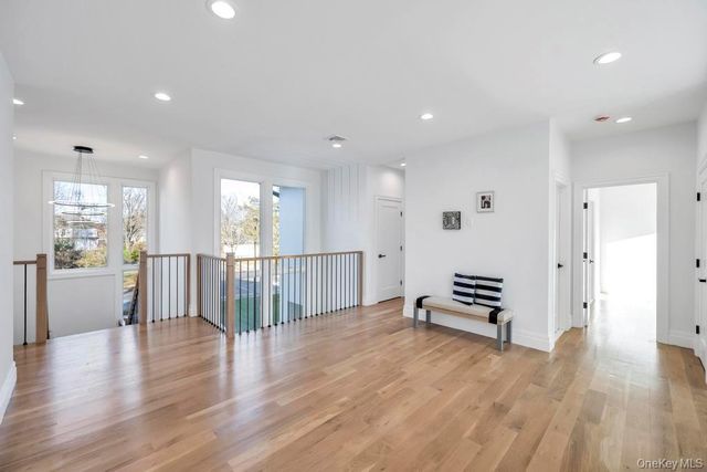 61 Stephen Drive, Plainview, NY 11803