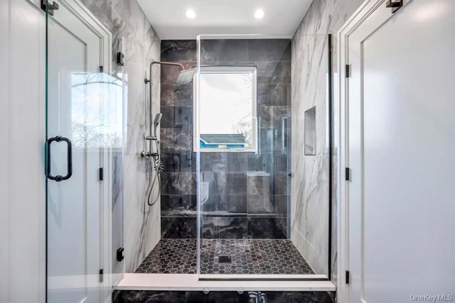 61 Stephen Drive, Plainview, NY 11803