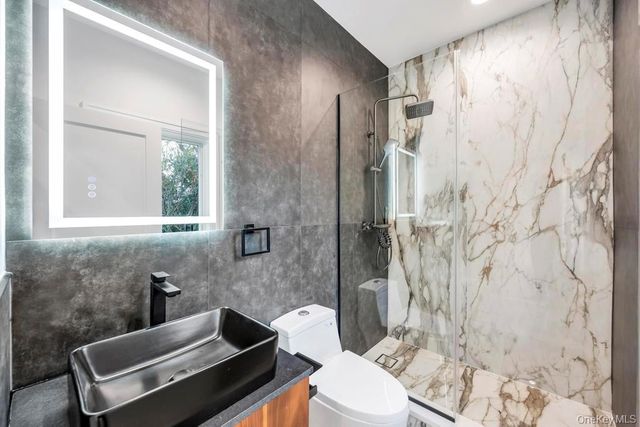 61 Stephen Drive, Plainview, NY 11803