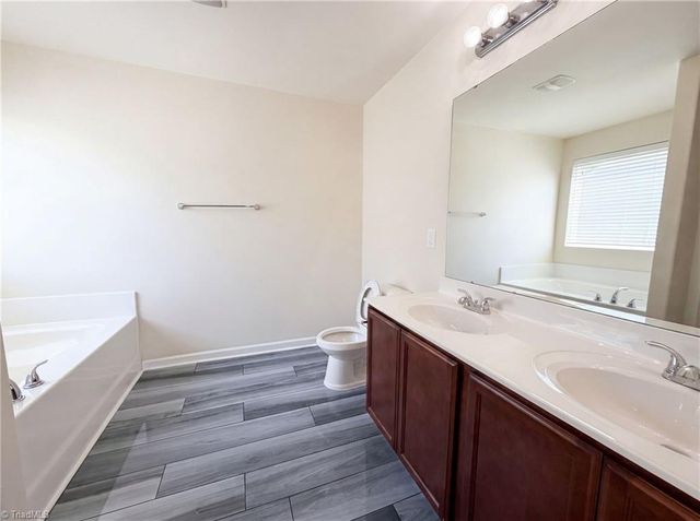 3423 Anita Glen Drive, Greensboro, NC 27405