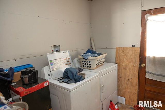 140 Tanner Street, Louisville, IL 62858