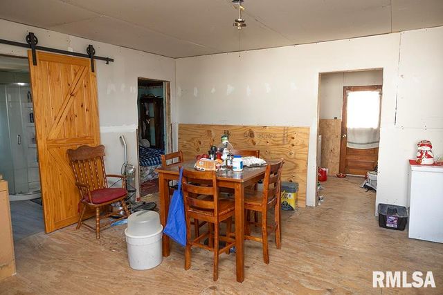 140 Tanner Street, Louisville, IL 62858