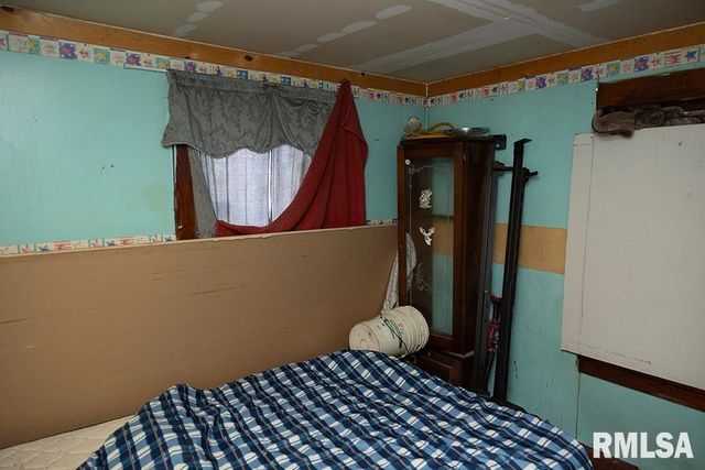 140 Tanner Street, Louisville, IL 62858