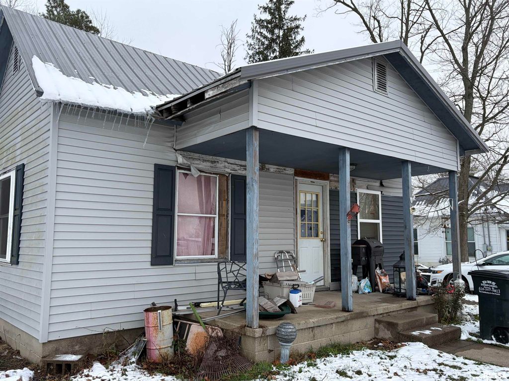 140 Tanner Street, Louisville, IL 62858