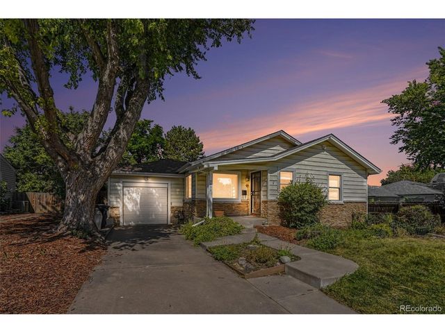 2935 S Clermont Dr, Denver, CO 80222