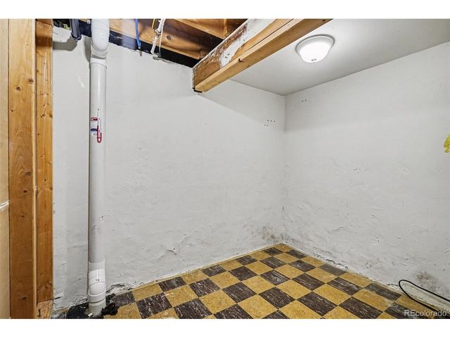 2935 S Clermont Dr, Denver, CO 80222