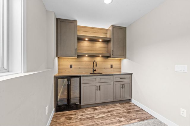 1349 Landings Lane, Watertown, MN 55388