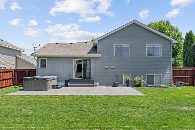 1349 Landings Lane, Watertown, MN 55388