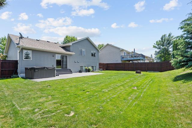 1349 Landings Lane, Watertown, MN 55388