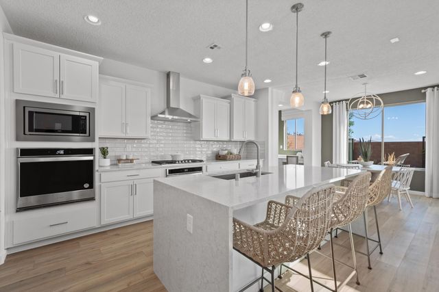 600 Amatista Loop SE, Rio Rancho, NM 87124