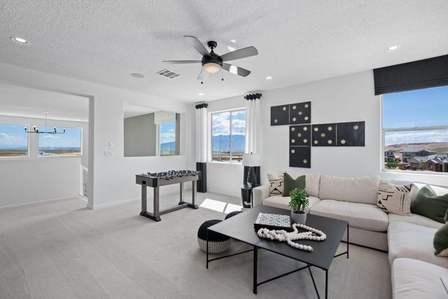 600 Amatista Loop SE, Rio Rancho, NM 87124