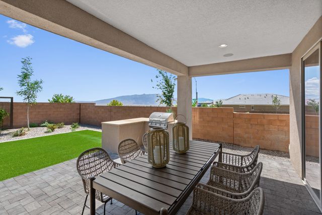 600 Amatista Loop SE, Rio Rancho, NM 87124