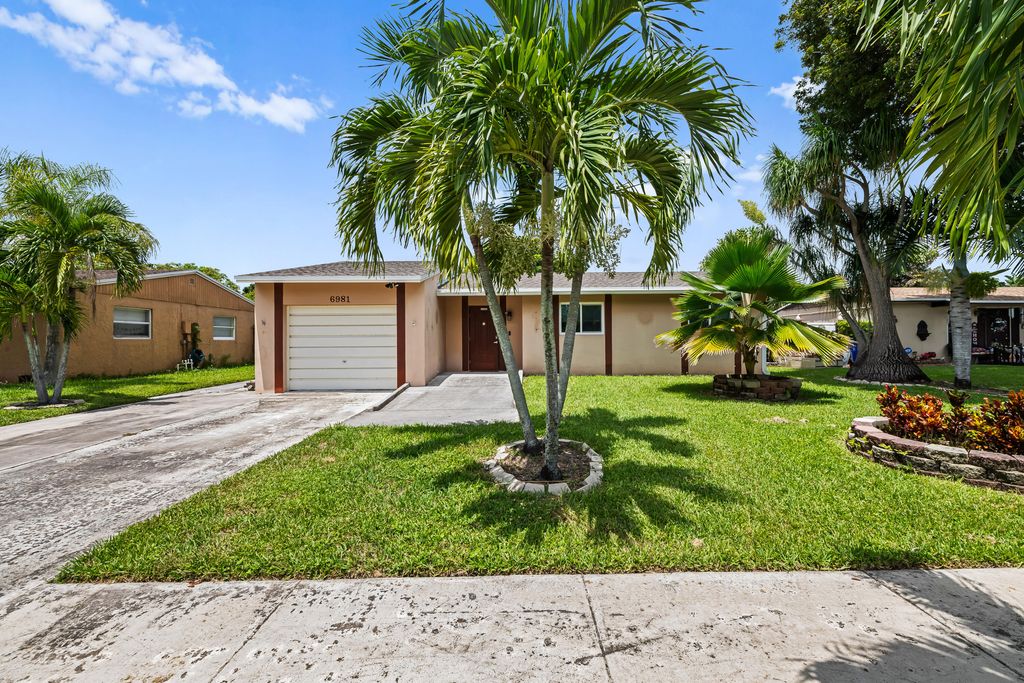 6981 SW 1ST Court, Margate, FL 33068