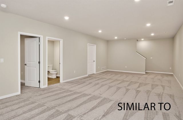 9709 Regatta Lane, Johnston, IA 50131