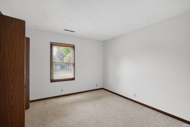 204 W Horizon Road, Muncie, IN 47303