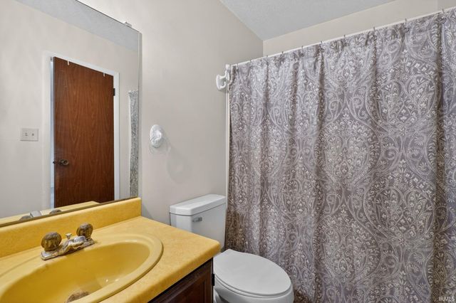 204 W Horizon Road, Muncie, IN 47303