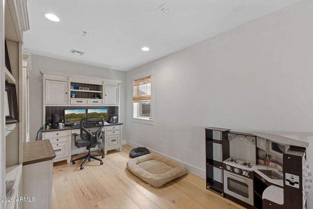 Image 25 of property listing at 4346 E PALO VERDE Street, Gilbert, AZ 85296