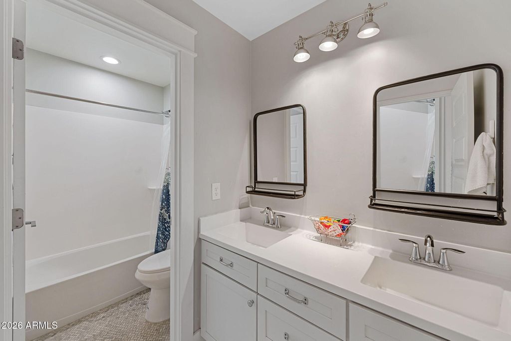 Image 29 of property listing at 4346 E PALO VERDE Street, Gilbert, AZ 85296